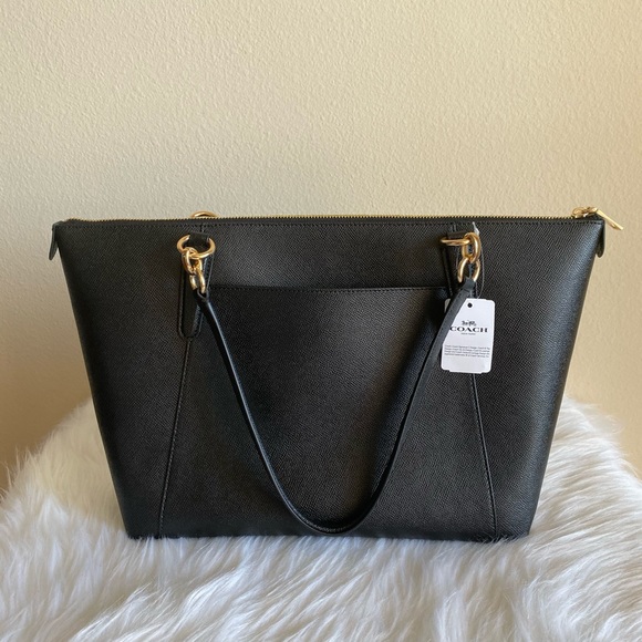 Coach - Picture 6 of 8